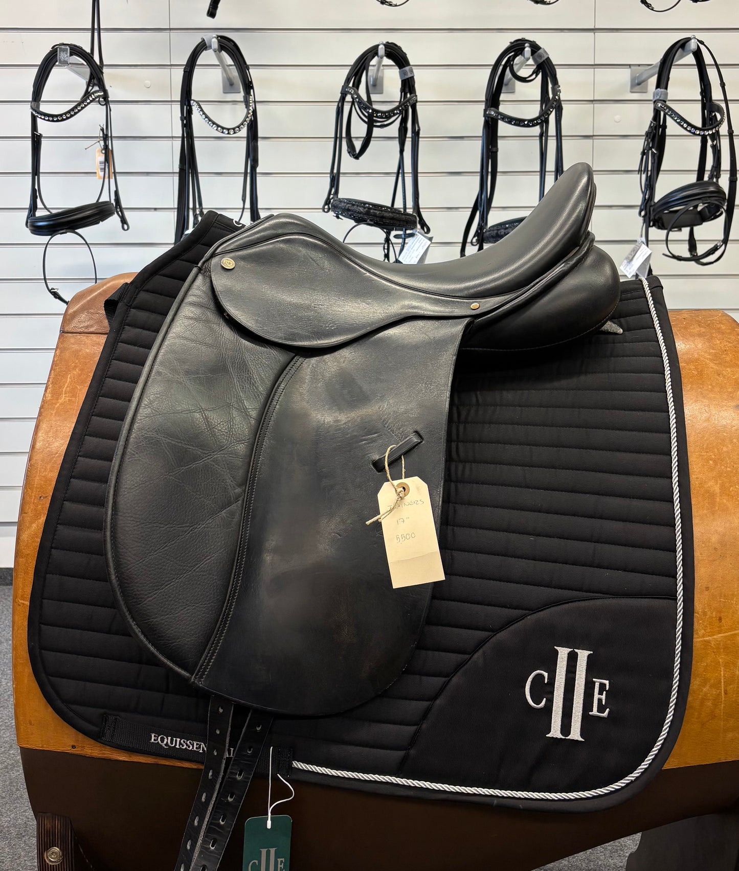 Trainers Mariel 17" mw Dressursadel - Brugt