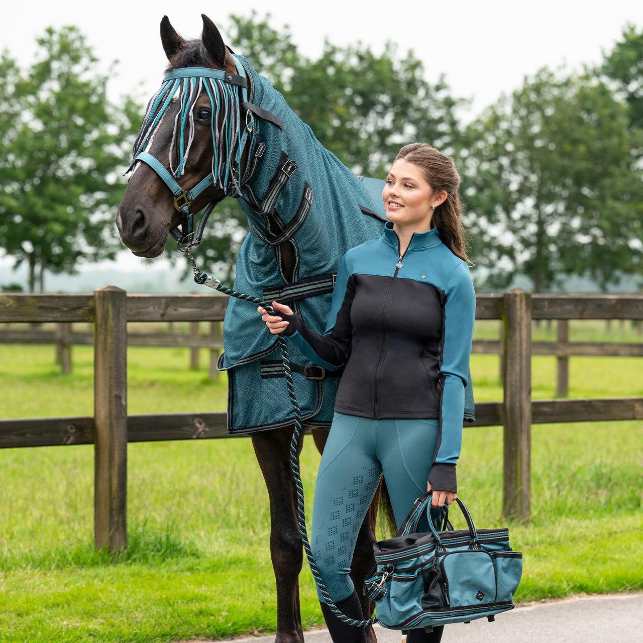 QHP Micah trøje m. lynlås - Ocean Blue