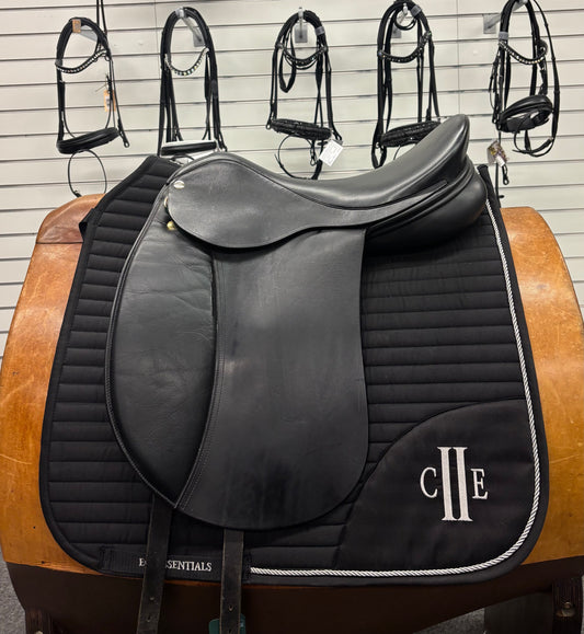Frank Baines Capriole 17,5” mw Dressursadel - Brugt
